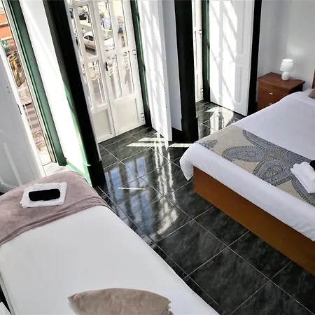 Δωμάτια σε οικογενειακή κατοικία Sublime Brown Bedroom