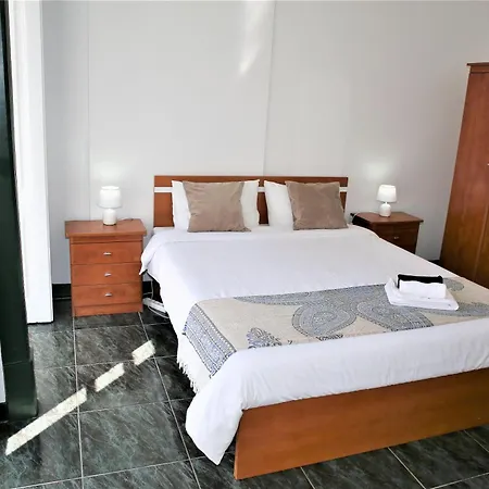 Проживание в семье Sublime Brown Bedroom *
